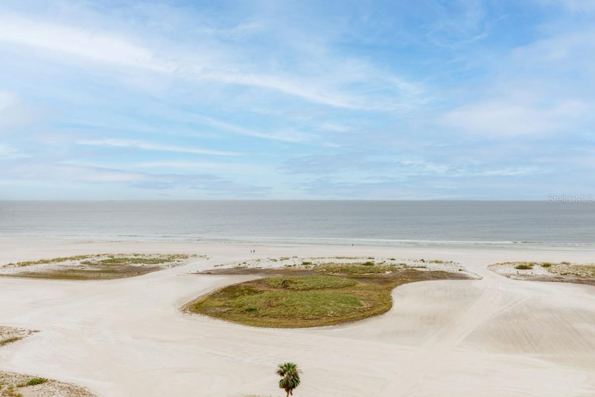 Image 7 of 38 For 11000 Gulf Boulevard 1002