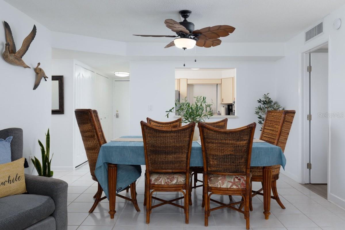 Image 8 of 38 For 11000 Gulf Boulevard 1002