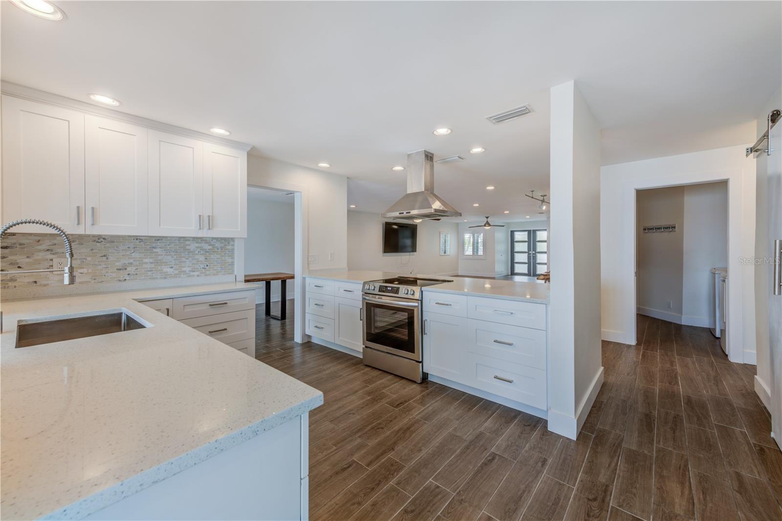 Image 7 of 49 For 980 Boca Ciega Isle Drive