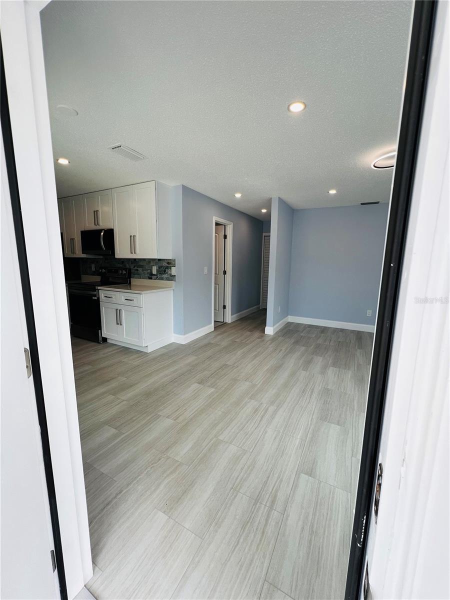 Image 3 of 32 For 160 175th Terrace Drive E E