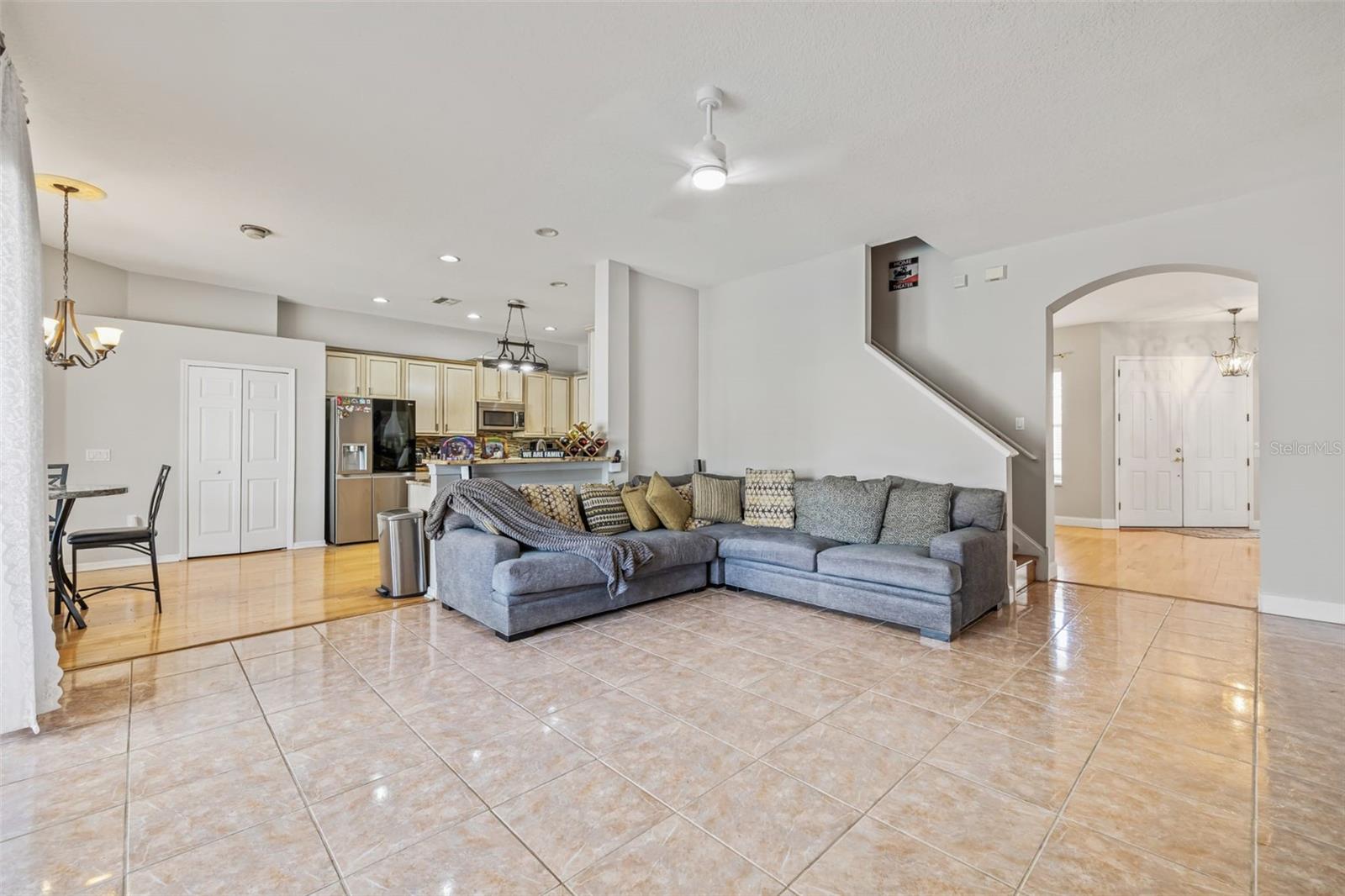 Listing photo id 15 for 22623 Cliffside Way