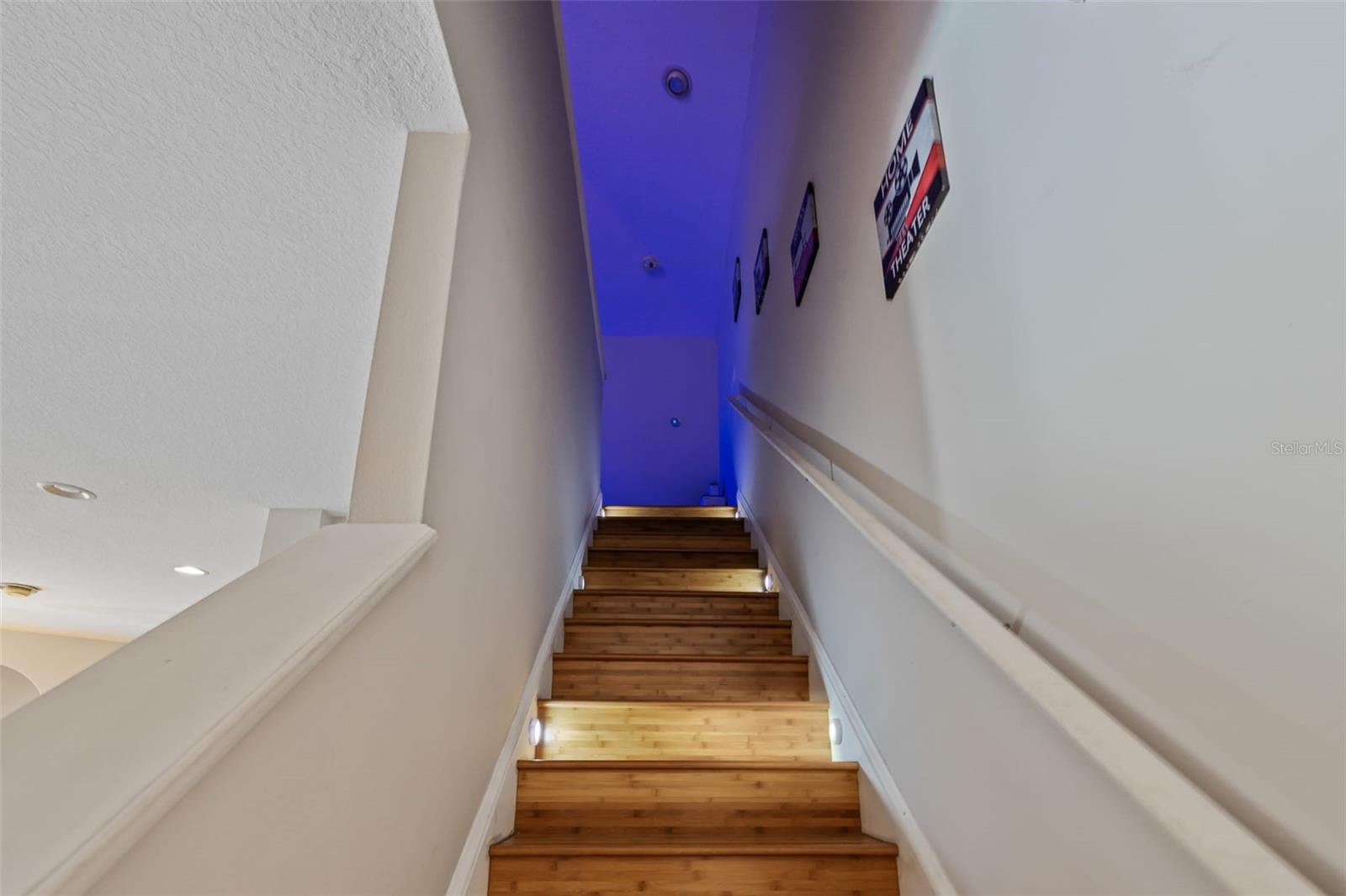 Listing photo id 21 for 22623 Cliffside Way