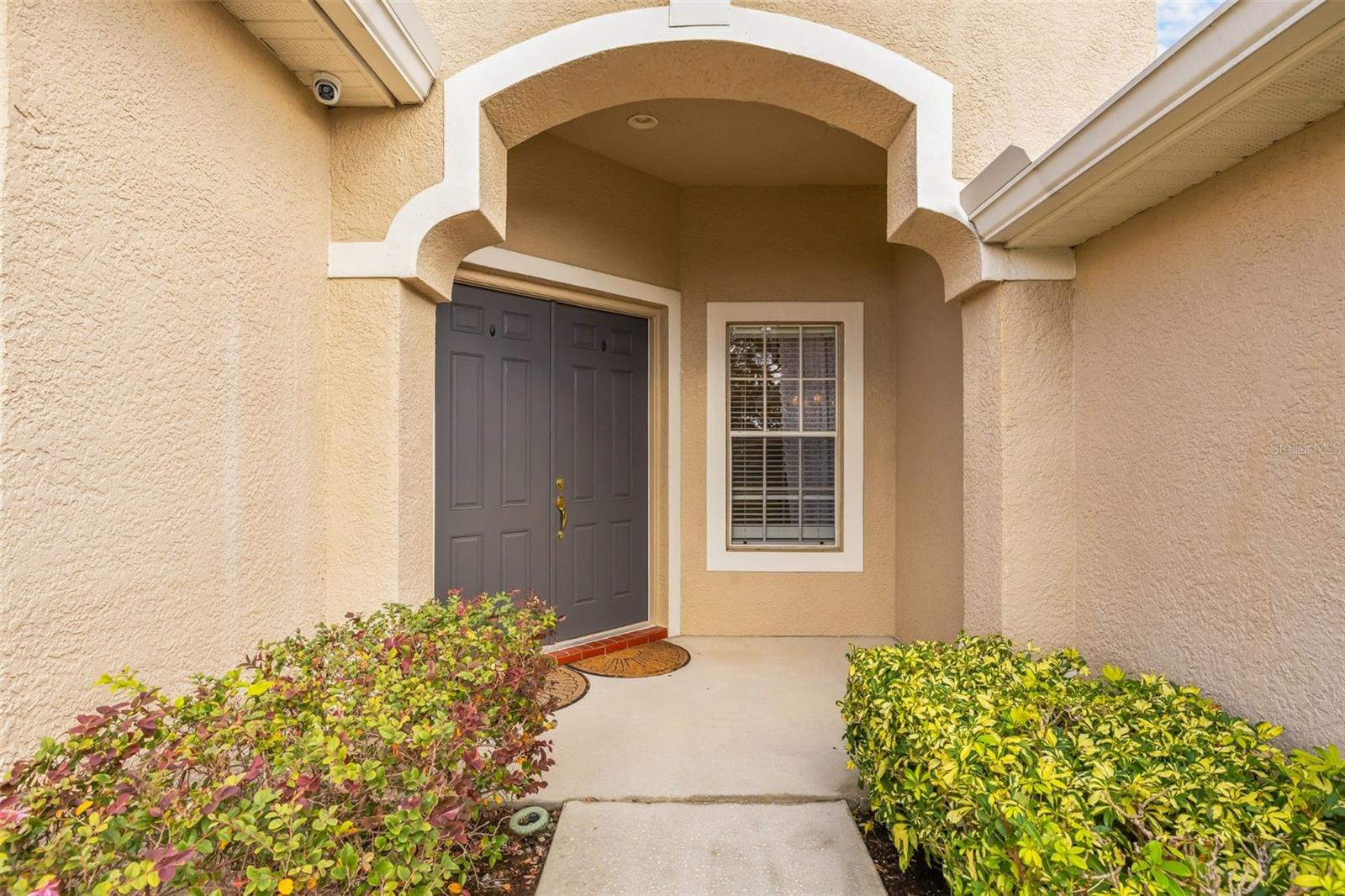 Listing photo id 1 for 22623 Cliffside Way