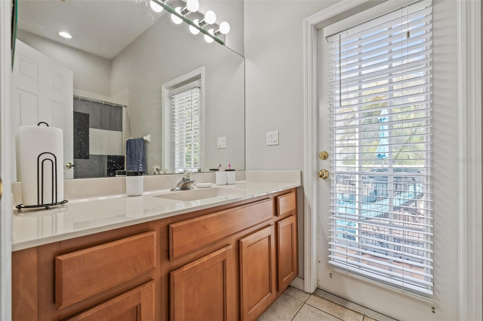 Listing photo id 29 for 22623 Cliffside Way