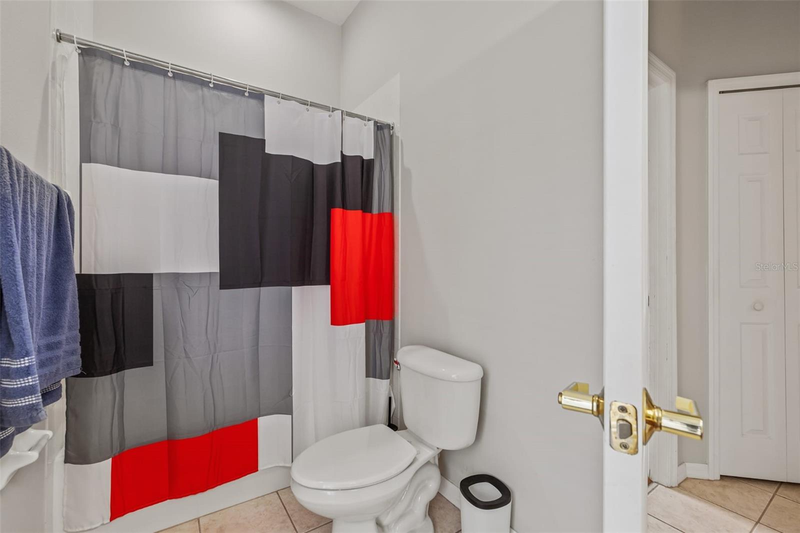 Listing photo id 30 for 22623 Cliffside Way