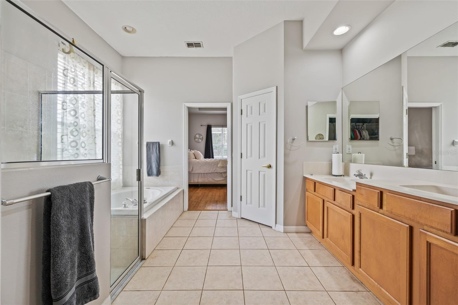 Listing photo id 33 for 22623 Cliffside Way