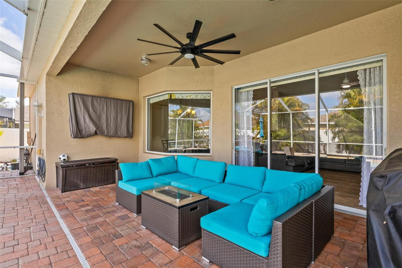 Listing photo id 39 for 22623 Cliffside Way