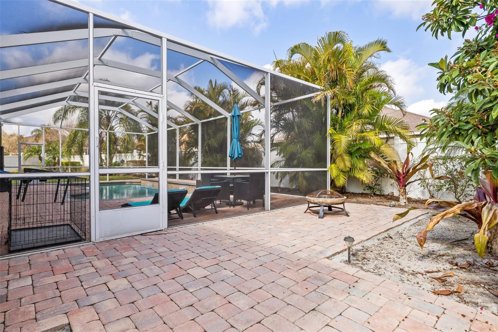 Listing photo id 41 for 22623 Cliffside Way
