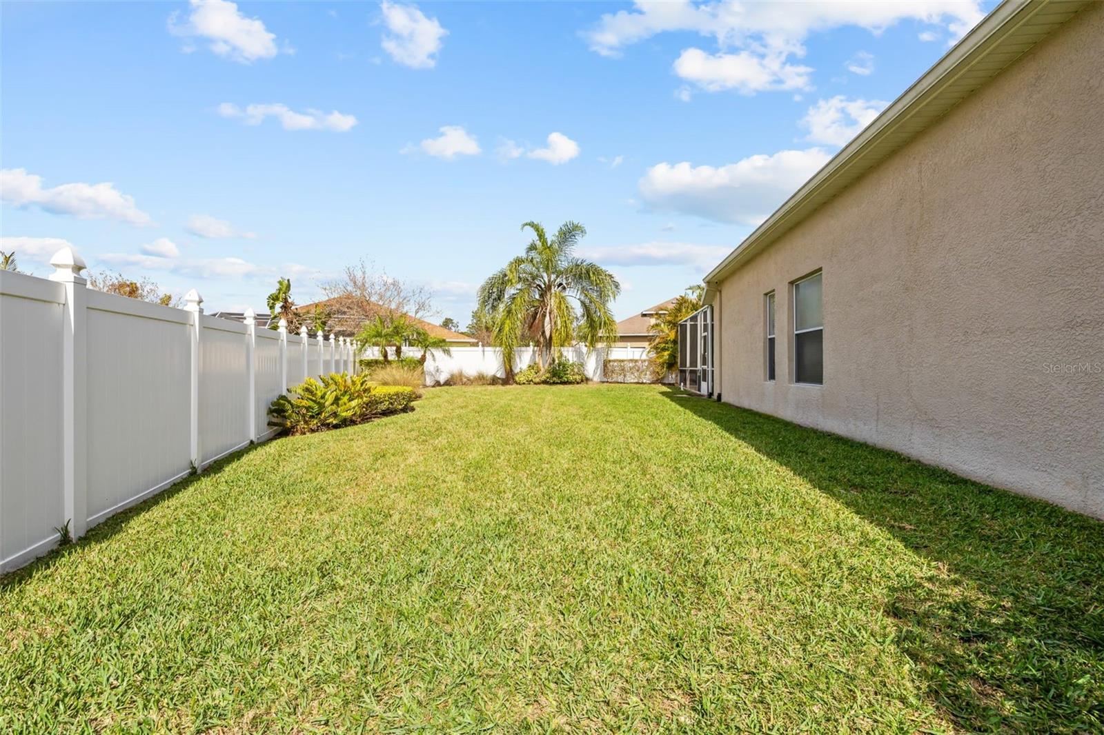 Listing photo id 43 for 22623 Cliffside Way