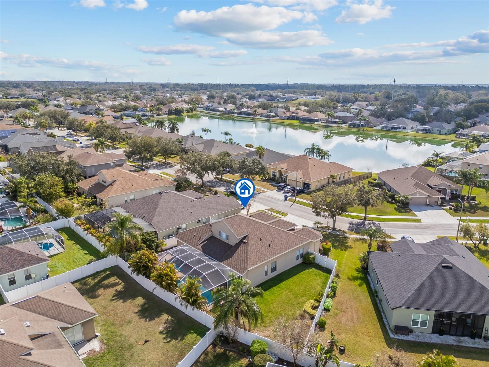 Listing photo id 49 for 22623 Cliffside Way