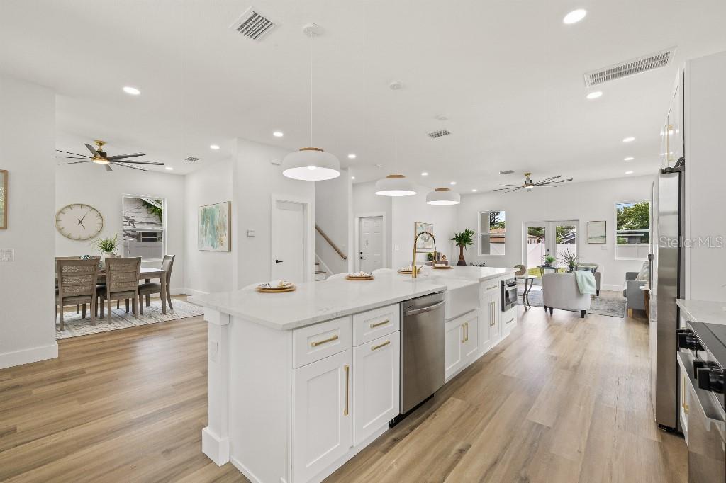 Image 11 of 45 For 1661 29th Avenue N
