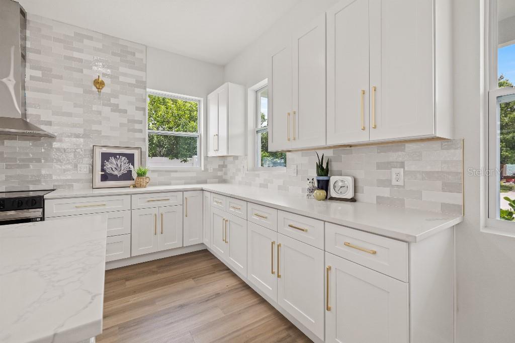 Image 12 of 45 For 1661 29th Avenue N