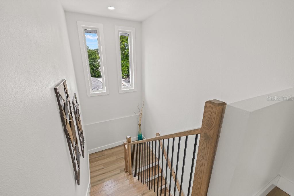 Image 21 of 45 For 1661 29th Avenue N