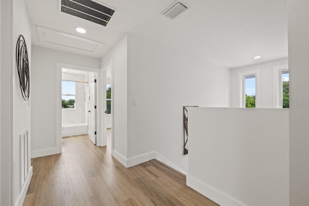 Image 22 of 45 For 1661 29th Avenue N