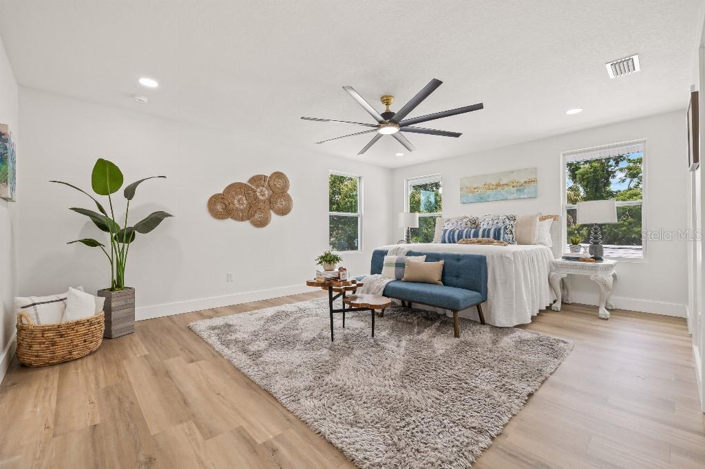 Image 23 of 45 For 1661 29th Avenue N
