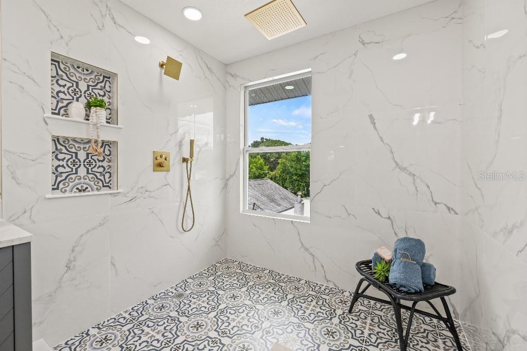 Image 30 of 45 For 1661 29th Avenue N