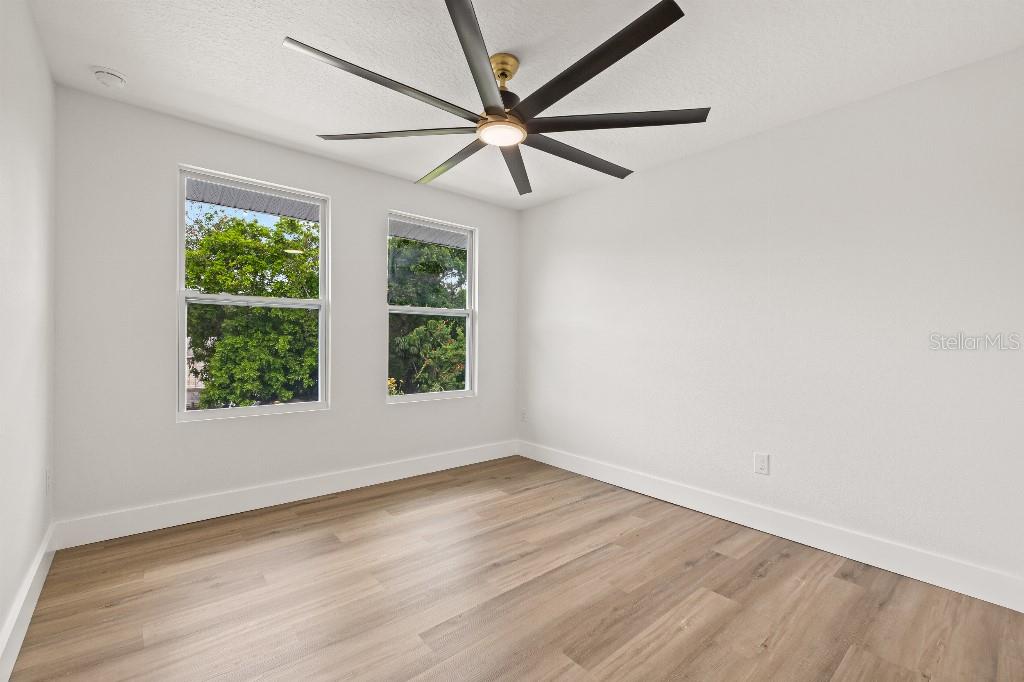 Image 37 of 45 For 1661 29th Avenue N