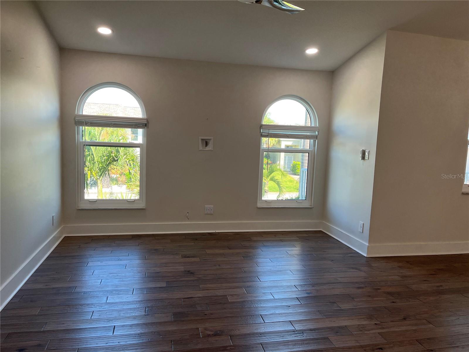 Image 4 of 54 For 803 3rd Avenue S