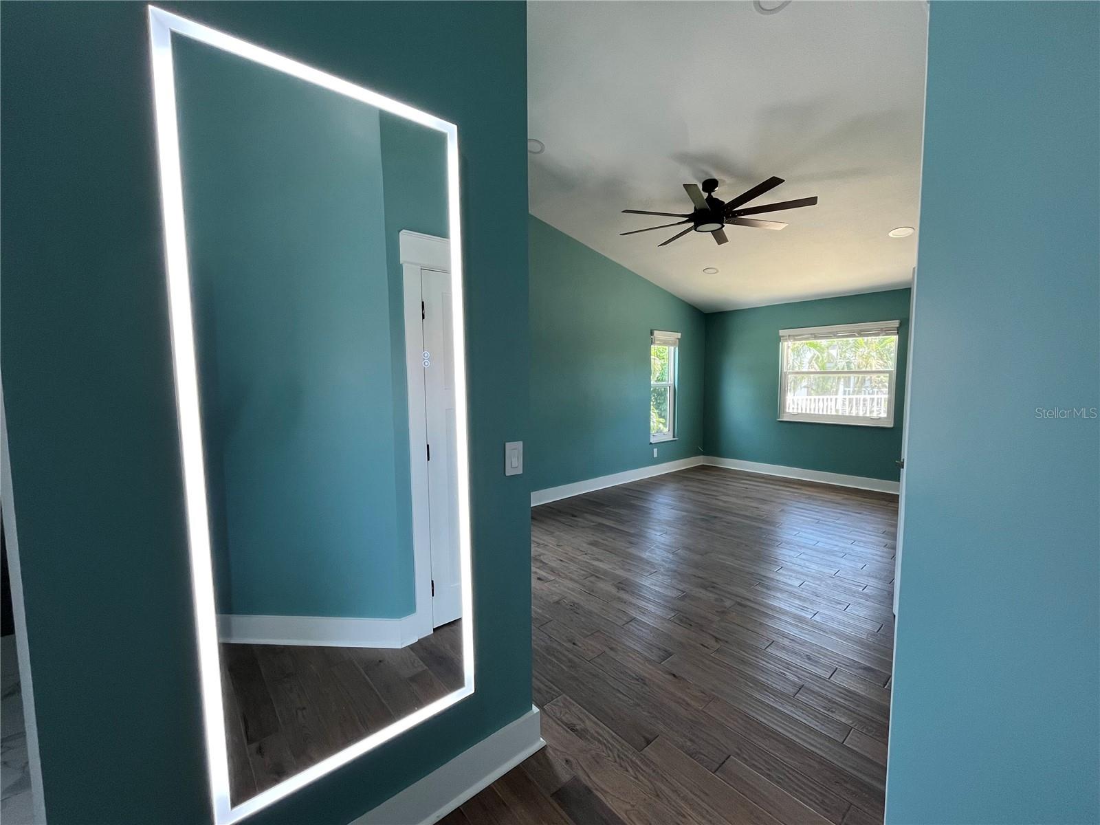 Listing photo id 55 for 803 3rd Avenue S