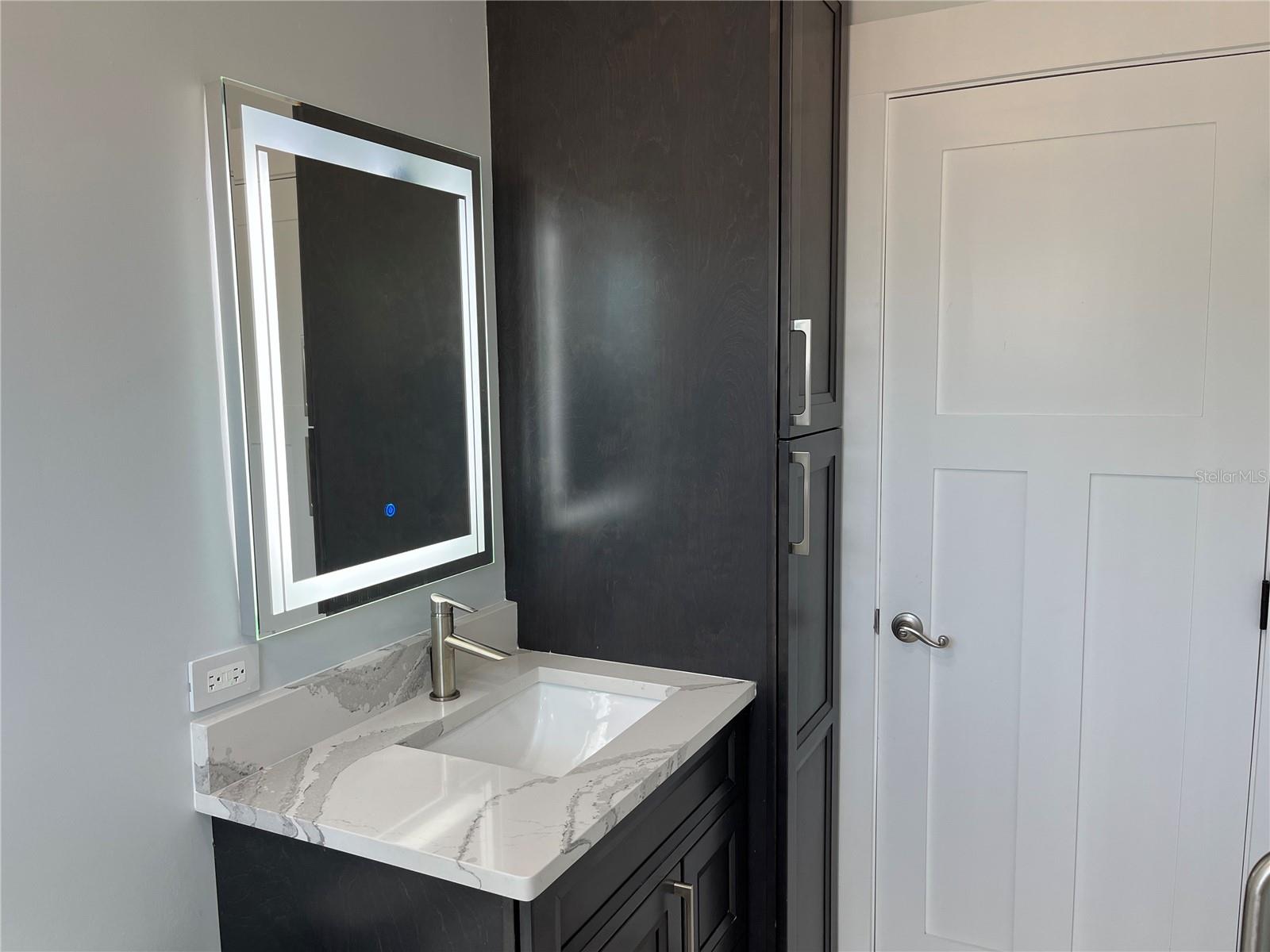 Listing photo id 58 for 803 3rd Avenue S