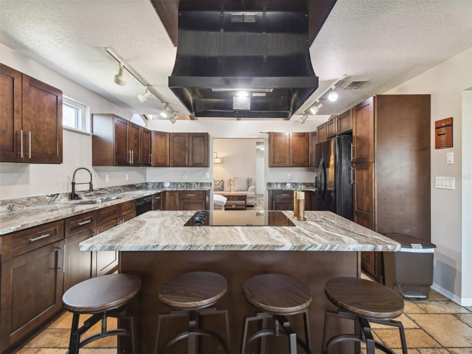 Image 13 of 98 For 6241 Bayside Drive