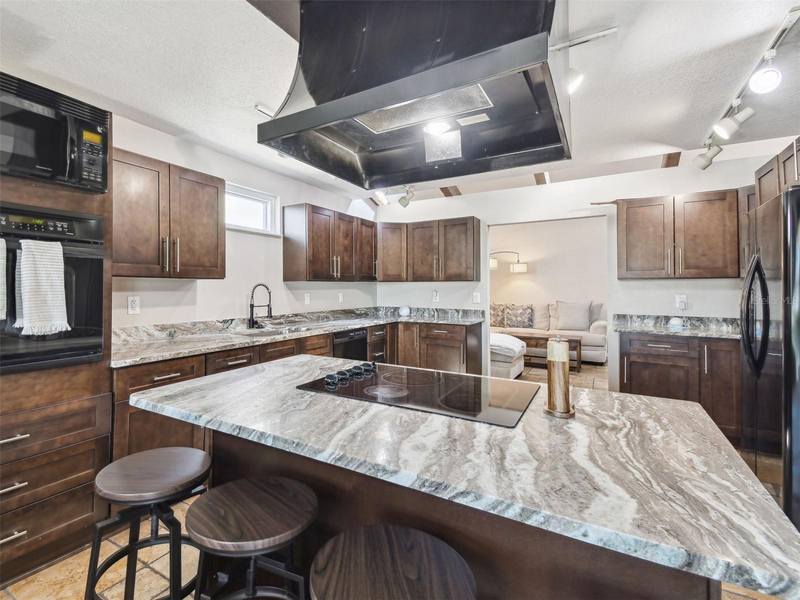 Image 20 of 98 For 6241 Bayside Drive