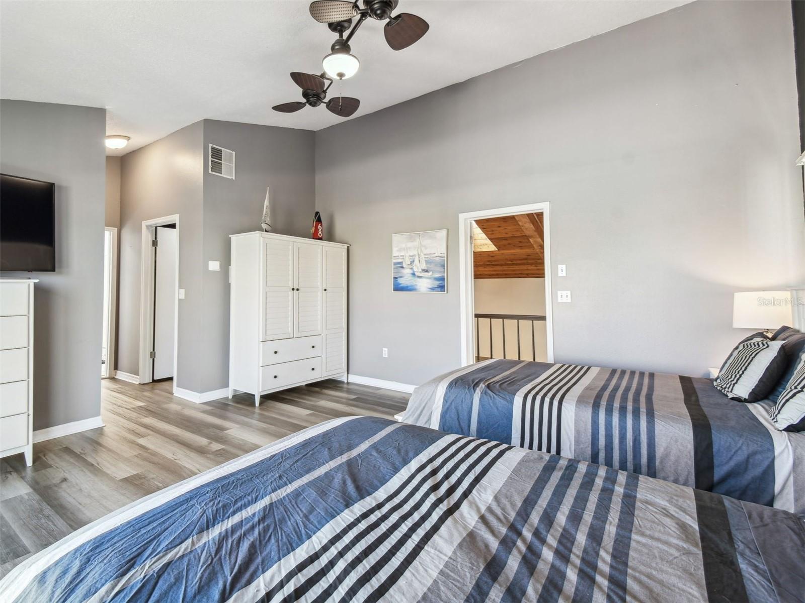 Image 37 of 98 For 6241 Bayside Drive