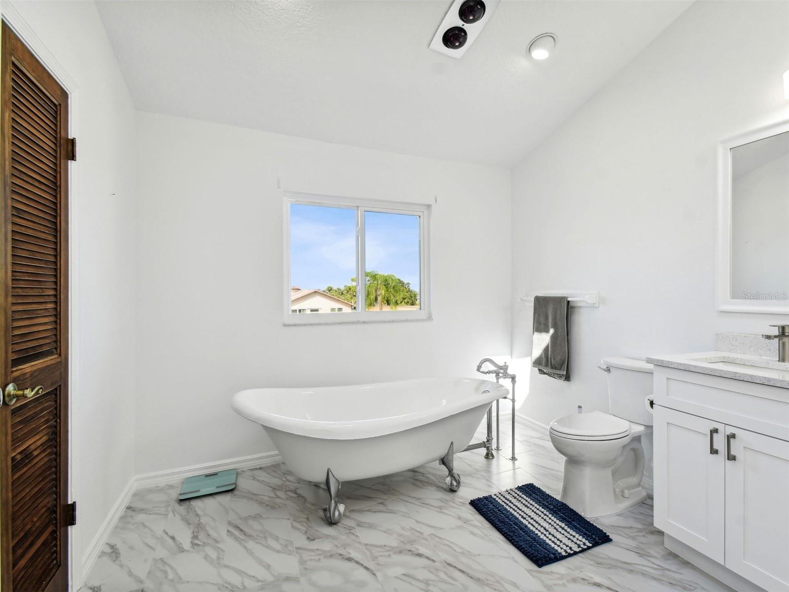 Image 40 of 98 For 6241 Bayside Drive