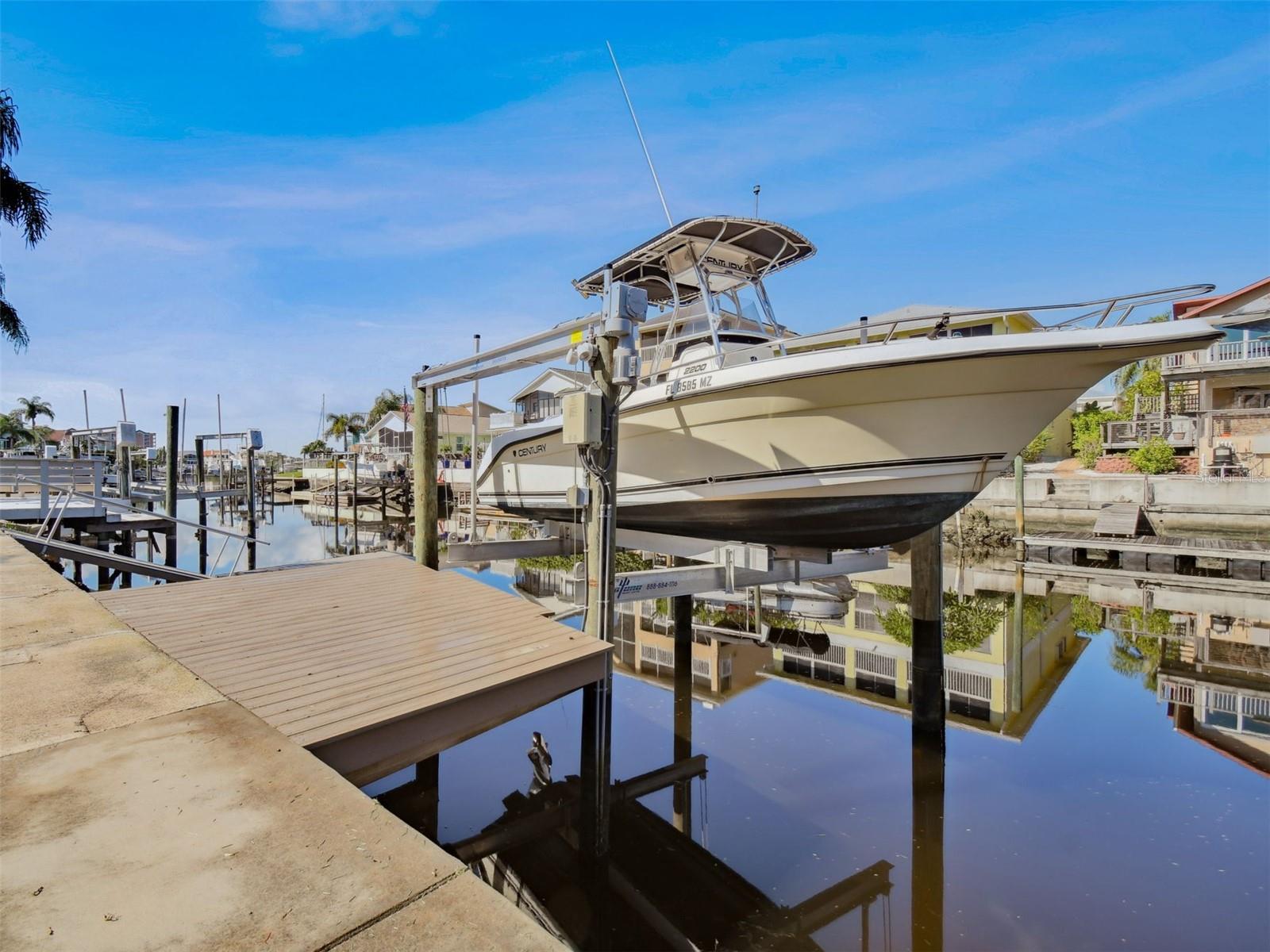 Image 6 of 98 For 6241 Bayside Drive