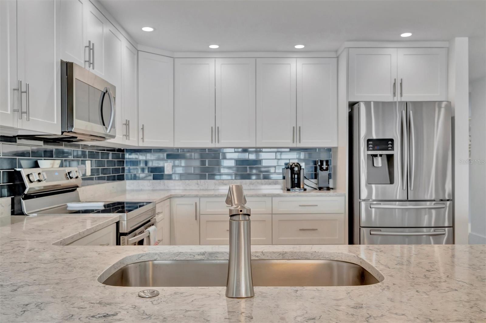 Image 10 of 74 For 1586 Gulf Boulevard 2401