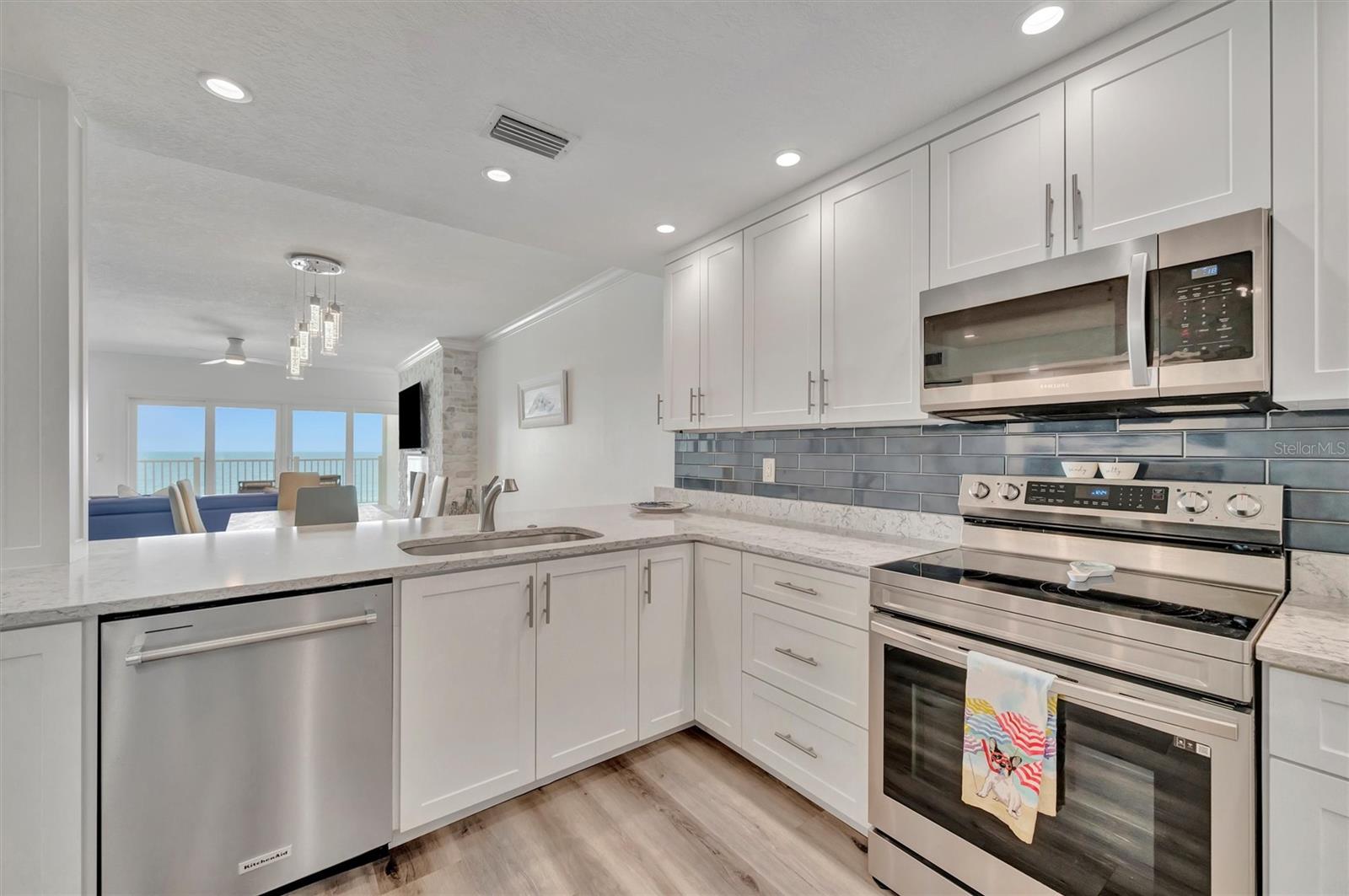Image 15 of 74 For 1586 Gulf Boulevard 2401