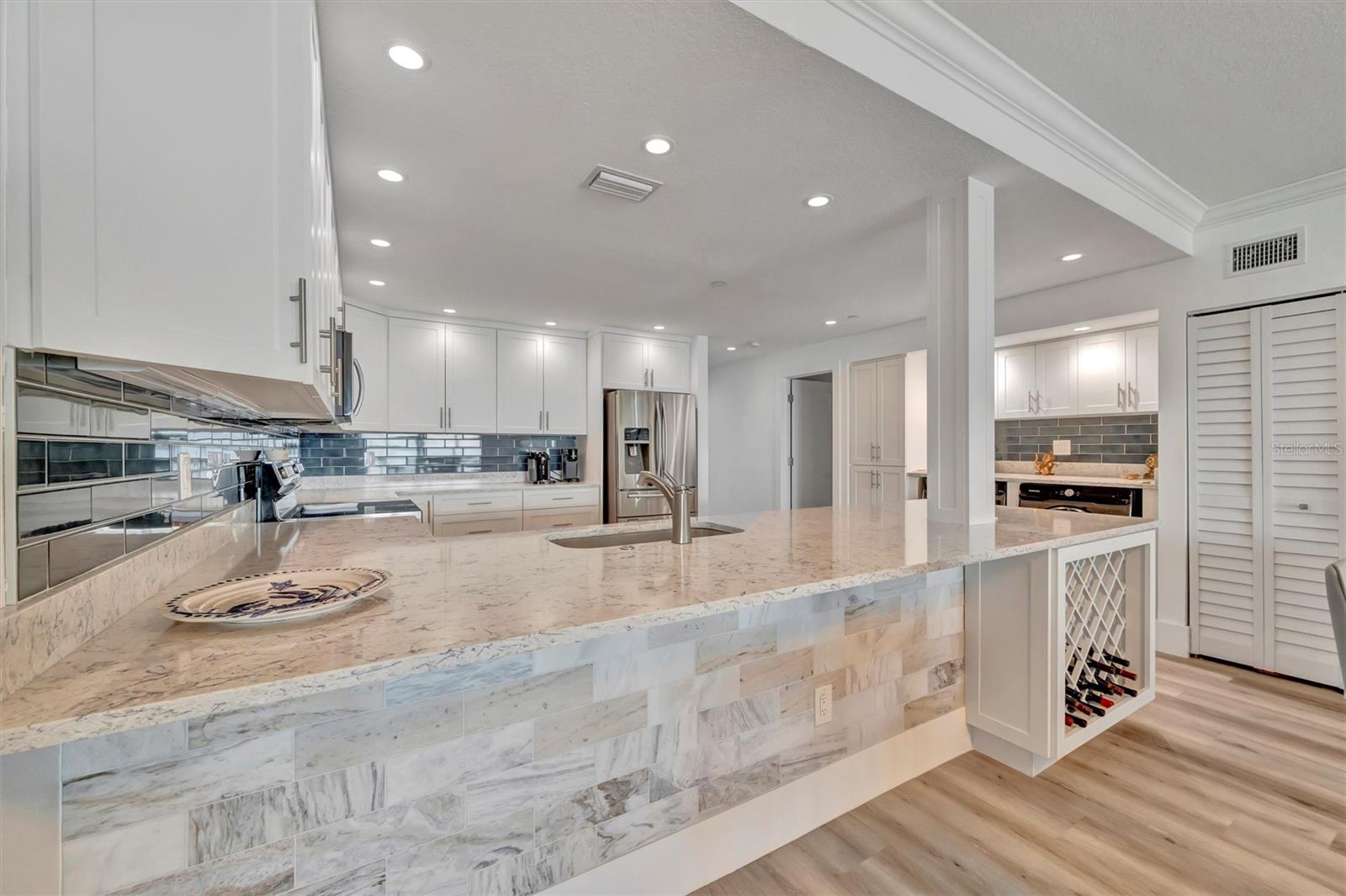 Image 23 of 74 For 1586 Gulf Boulevard 2401