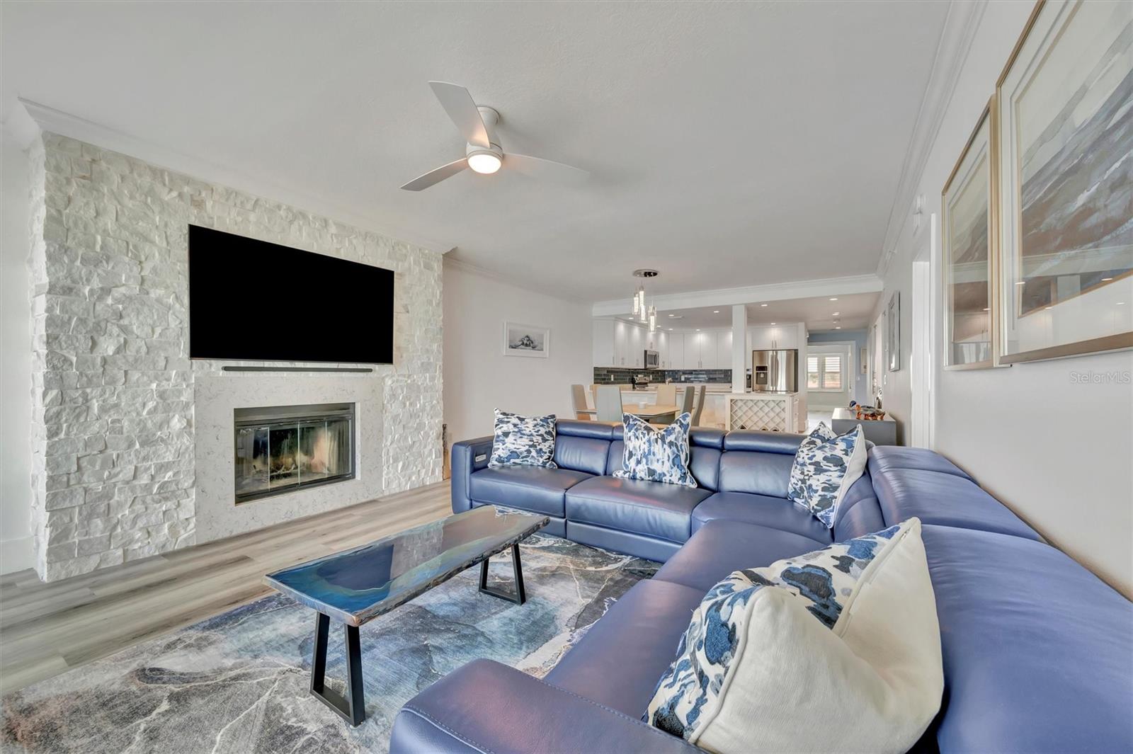 Image 31 of 74 For 1586 Gulf Boulevard 2401