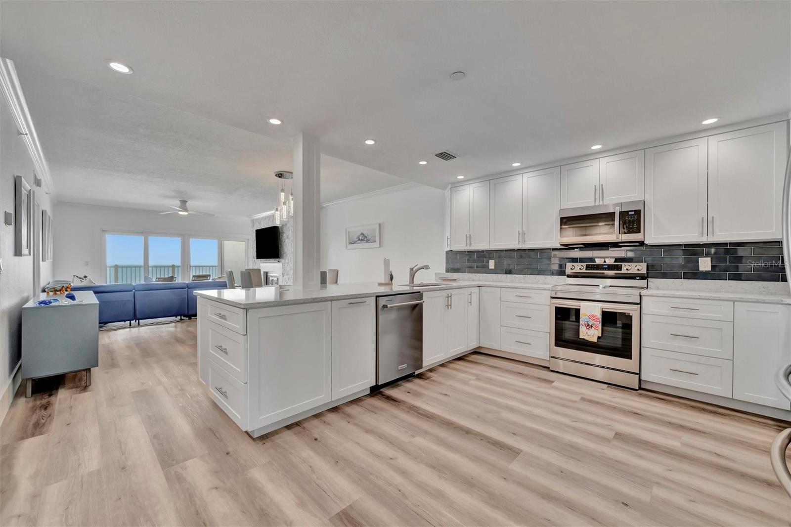 Image 6 of 74 For 1586 Gulf Boulevard 2401