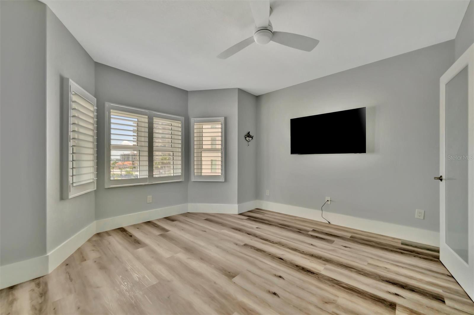 Image 66 of 74 For 1586 Gulf Boulevard 2401