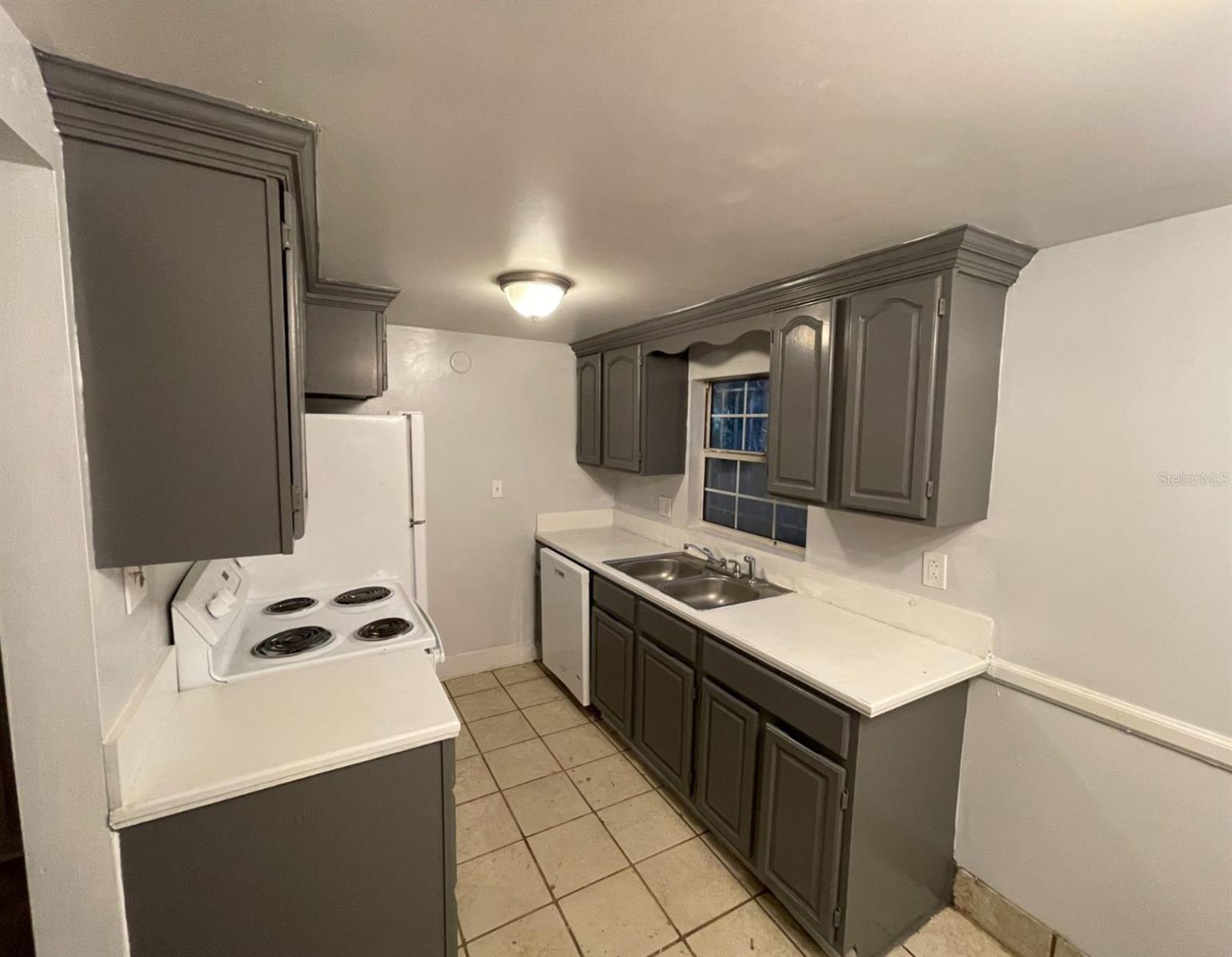 Image 3 of 11 For 1208 Brinkley Court