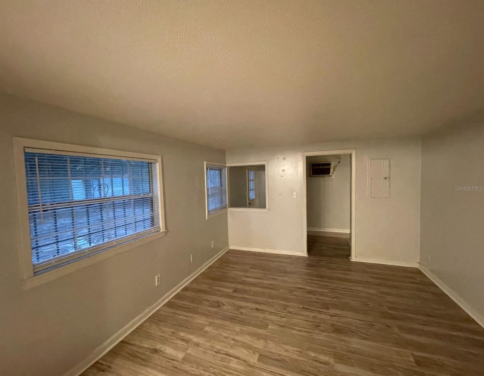 Image 4 of 11 For 1208 Brinkley Court