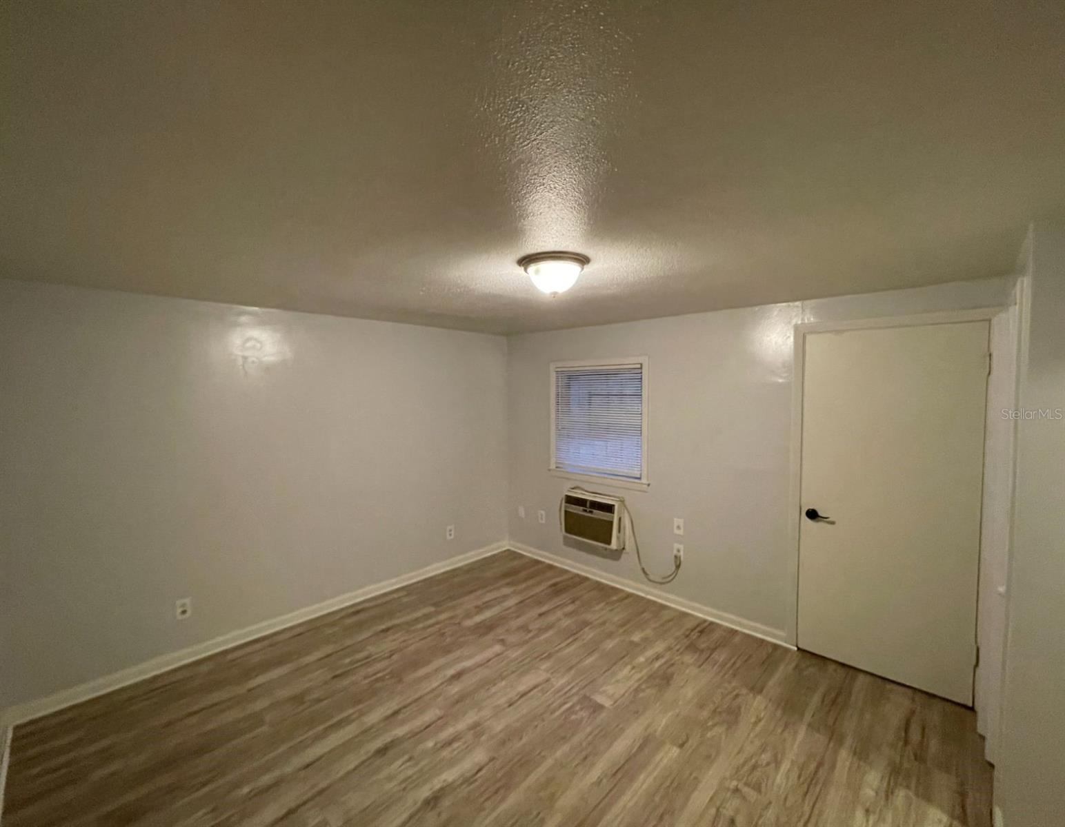 Image 6 of 11 For 1208 Brinkley Court