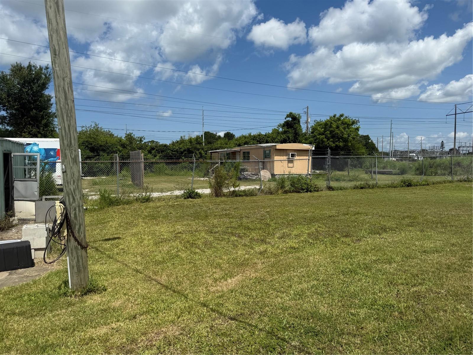 Listing photo id 9 for 7812 Symmes Road