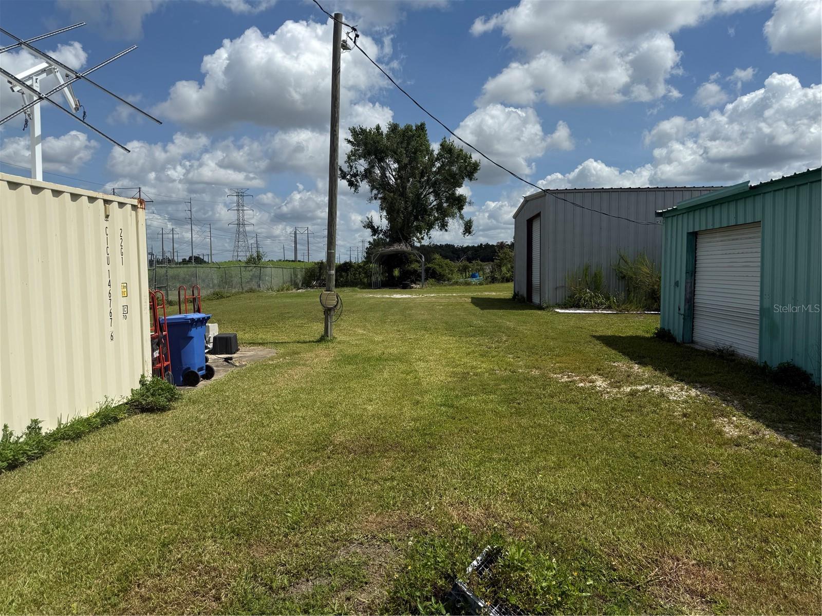 Listing photo id 11 for 7812 Symmes Road