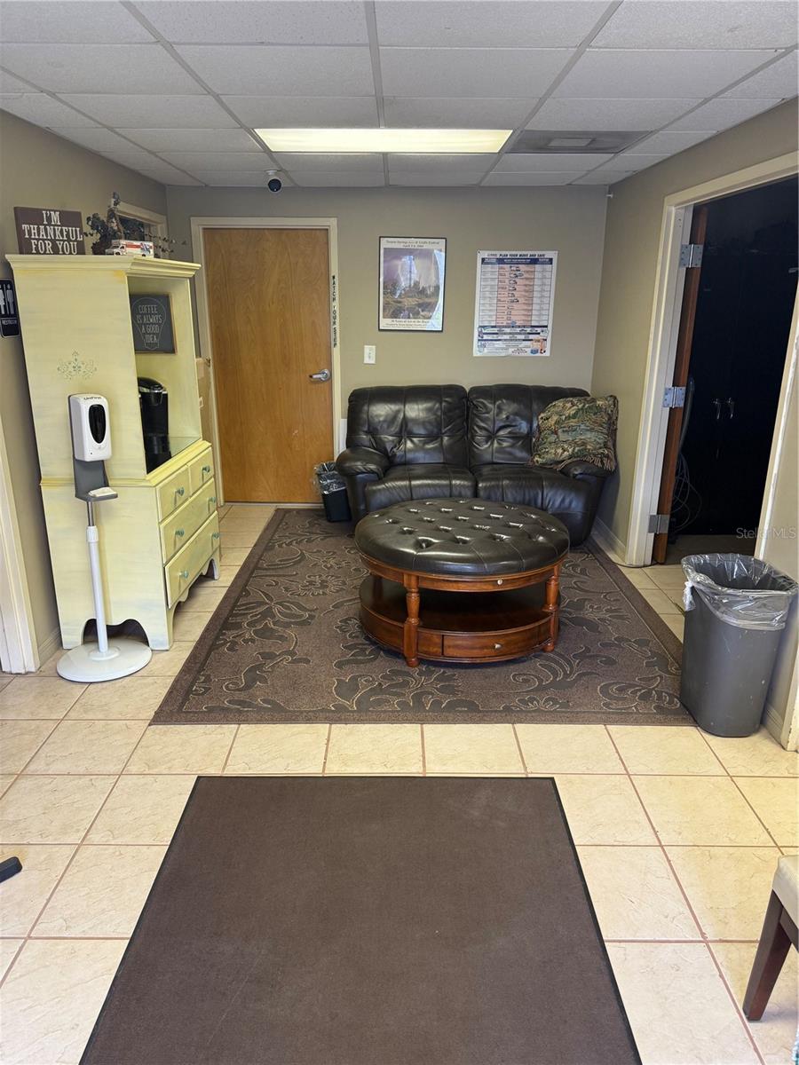 Listing photo id 13 for 7812 Symmes Road
