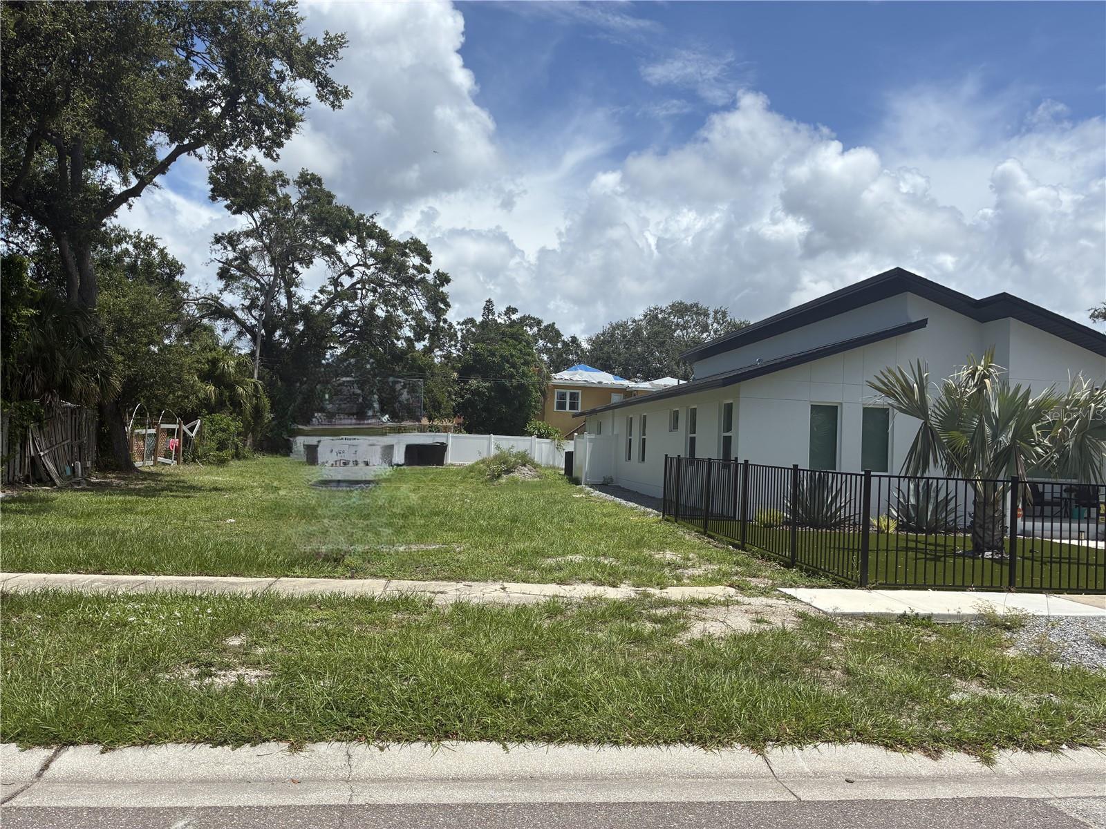 Image 2 of 5 For 4743 10th Avenue S