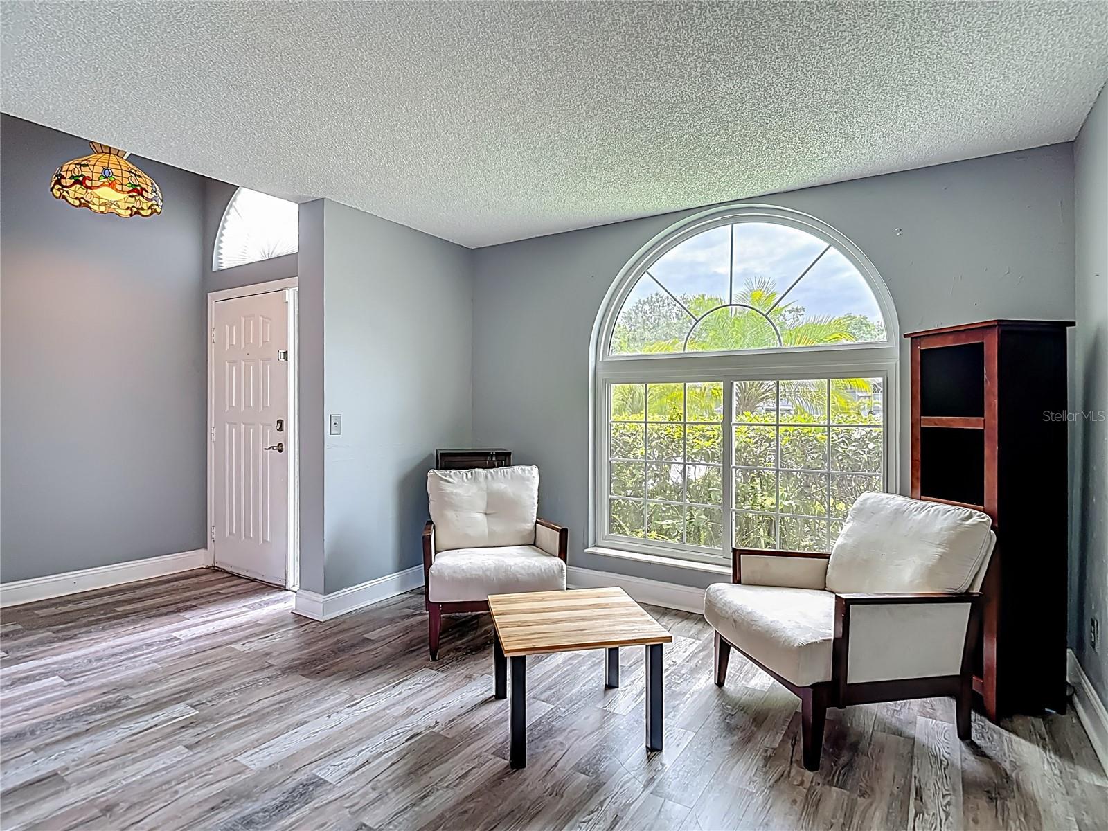 Image 10 of 61 For 9707 Kings Canyon Place