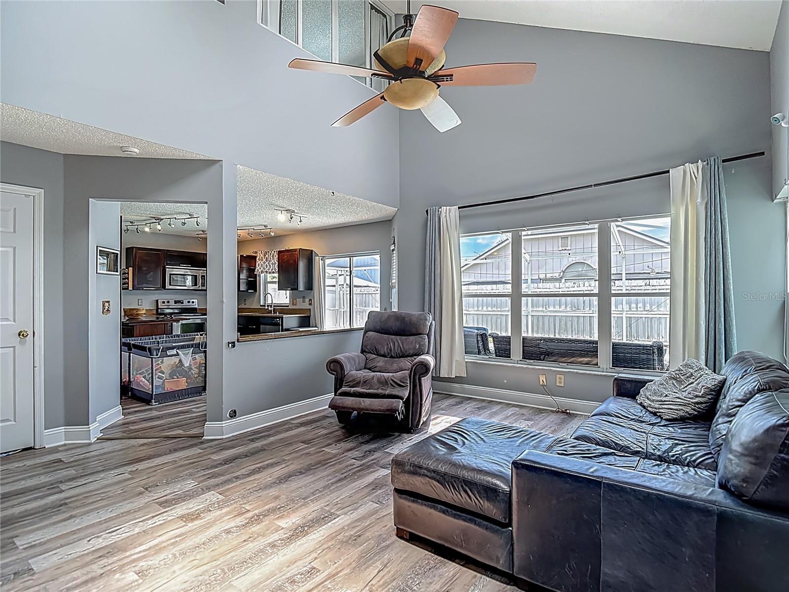 Image 14 of 61 For 9707 Kings Canyon Place