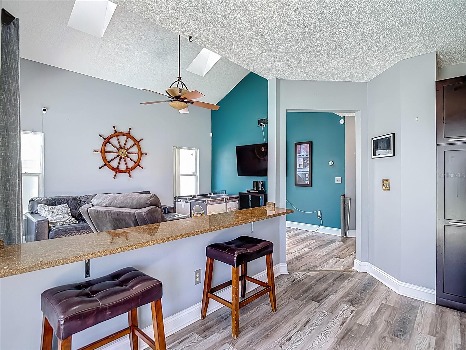 Image 17 of 61 For 9707 Kings Canyon Place