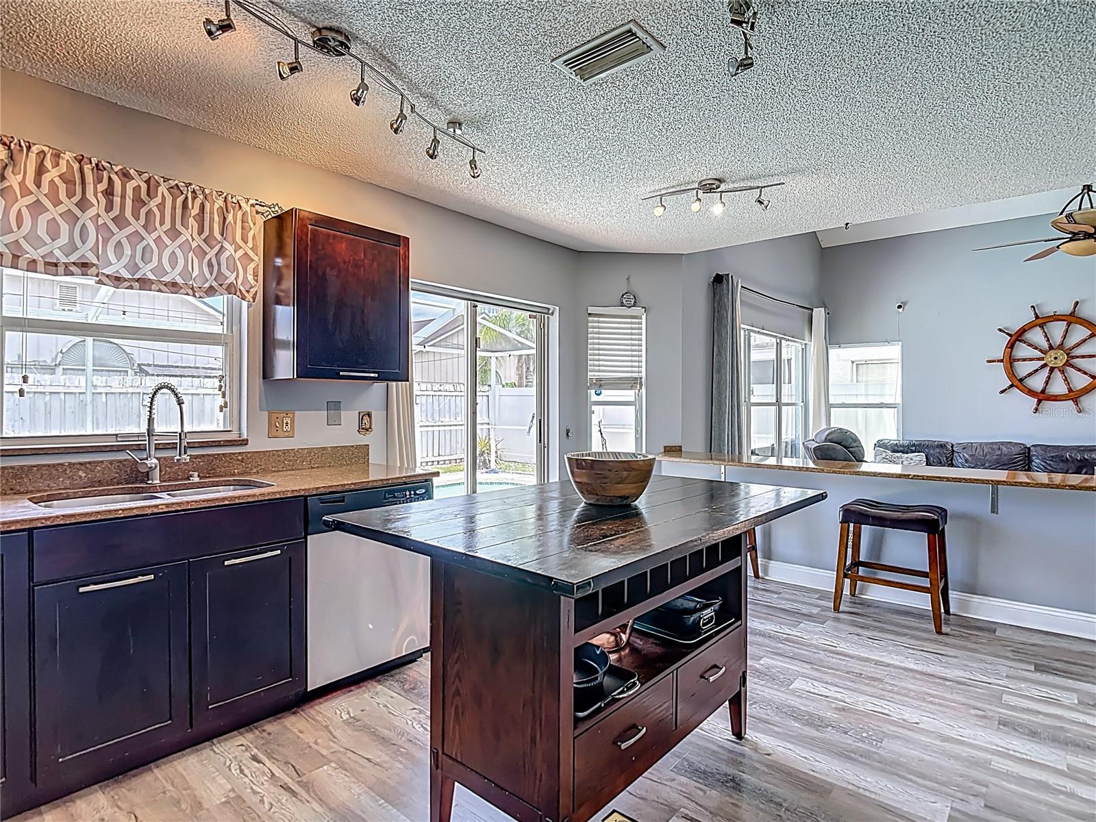 Image 20 of 61 For 9707 Kings Canyon Place