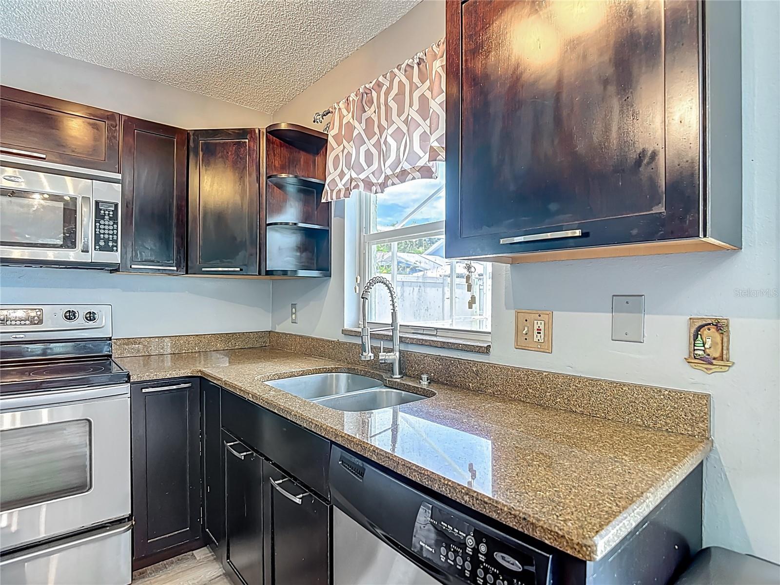 Image 22 of 61 For 9707 Kings Canyon Place