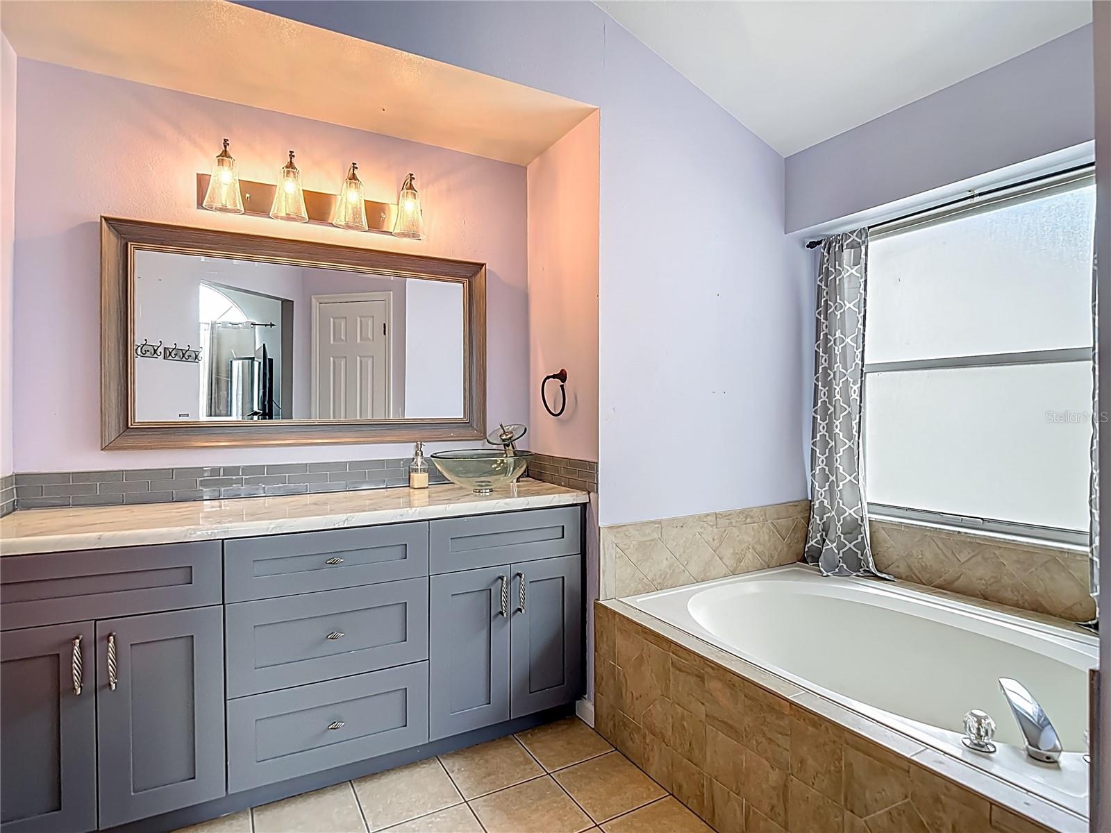 Image 41 of 61 For 9707 Kings Canyon Place