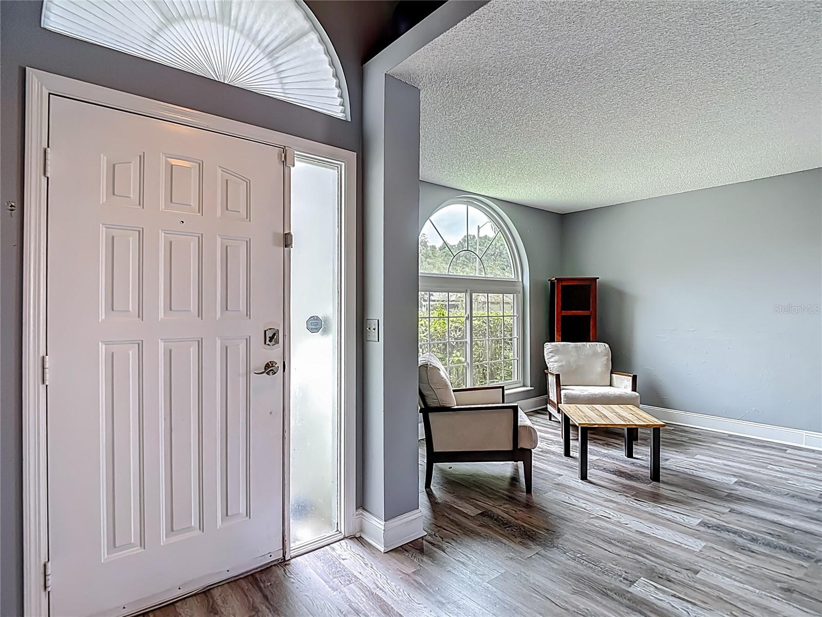 Image 7 of 61 For 9707 Kings Canyon Place