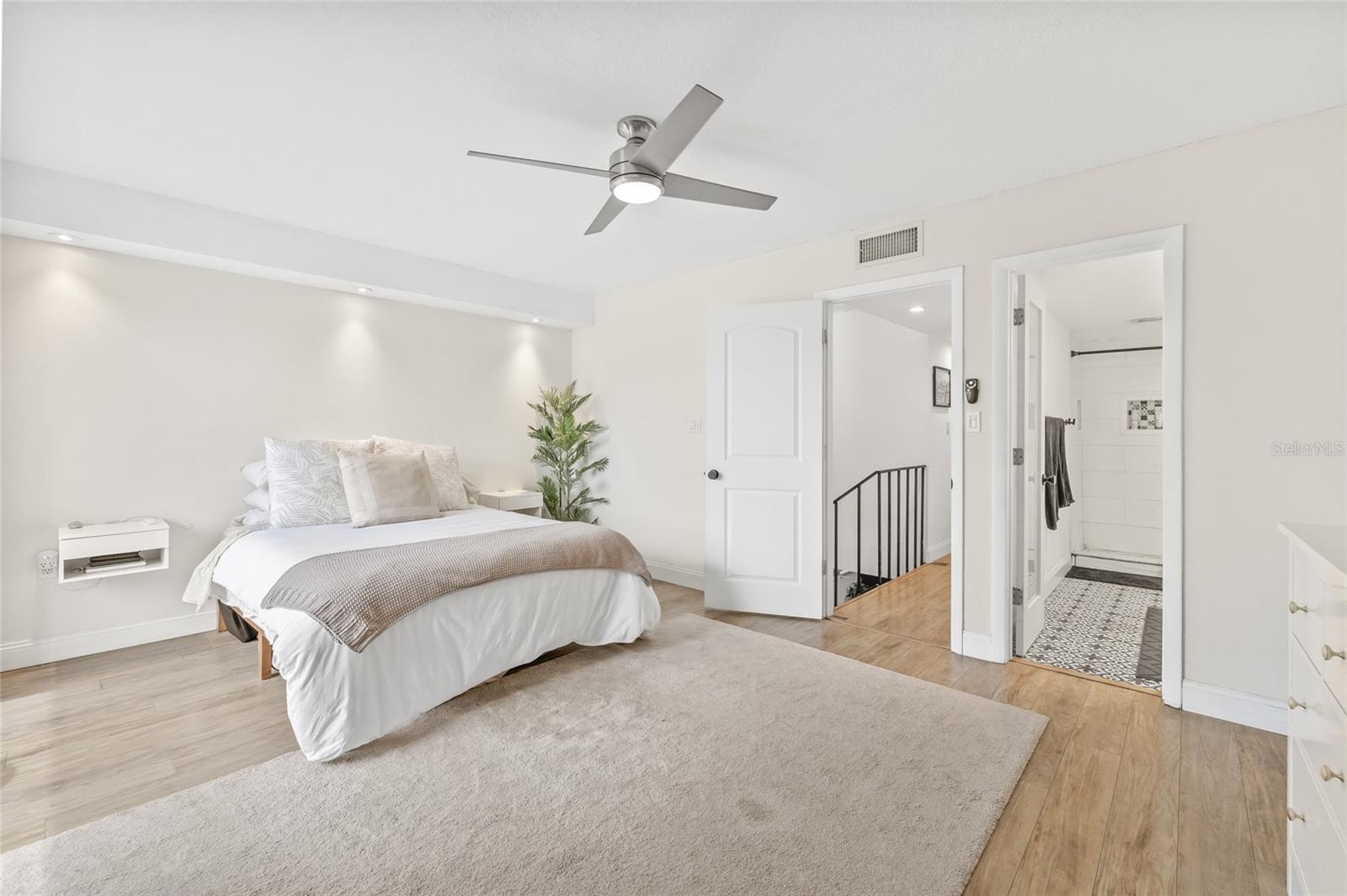 Image 18 of 36 For 2424 Tampa Bay Boulevard B211